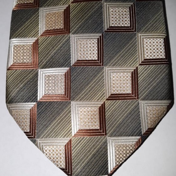 VINTAGE CROFT & BARROW 100% POLYESTER NECKTIE - CLASSIC CHECKERED PATTERN - Picture 1 of 3
